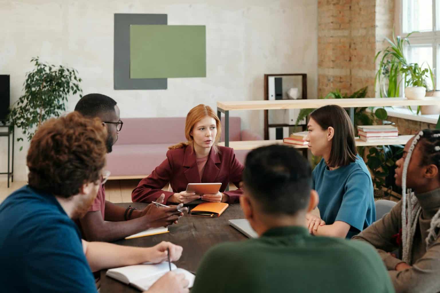 Overcoming Challenges in Hybrid Meetings via Hybrid Conference Rooms