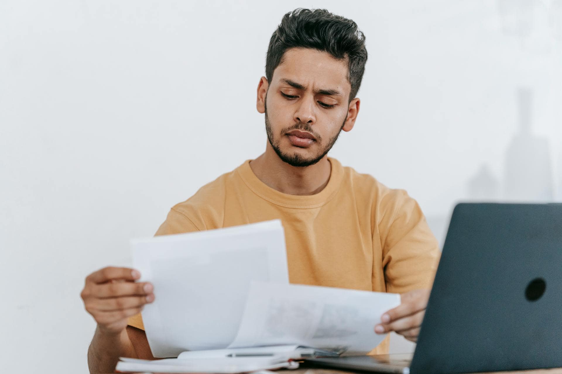 Hybrid work flexibility and AI for talent attraction
